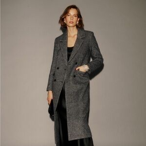 Reformation S coat in black and white houndstooth. Great condition!